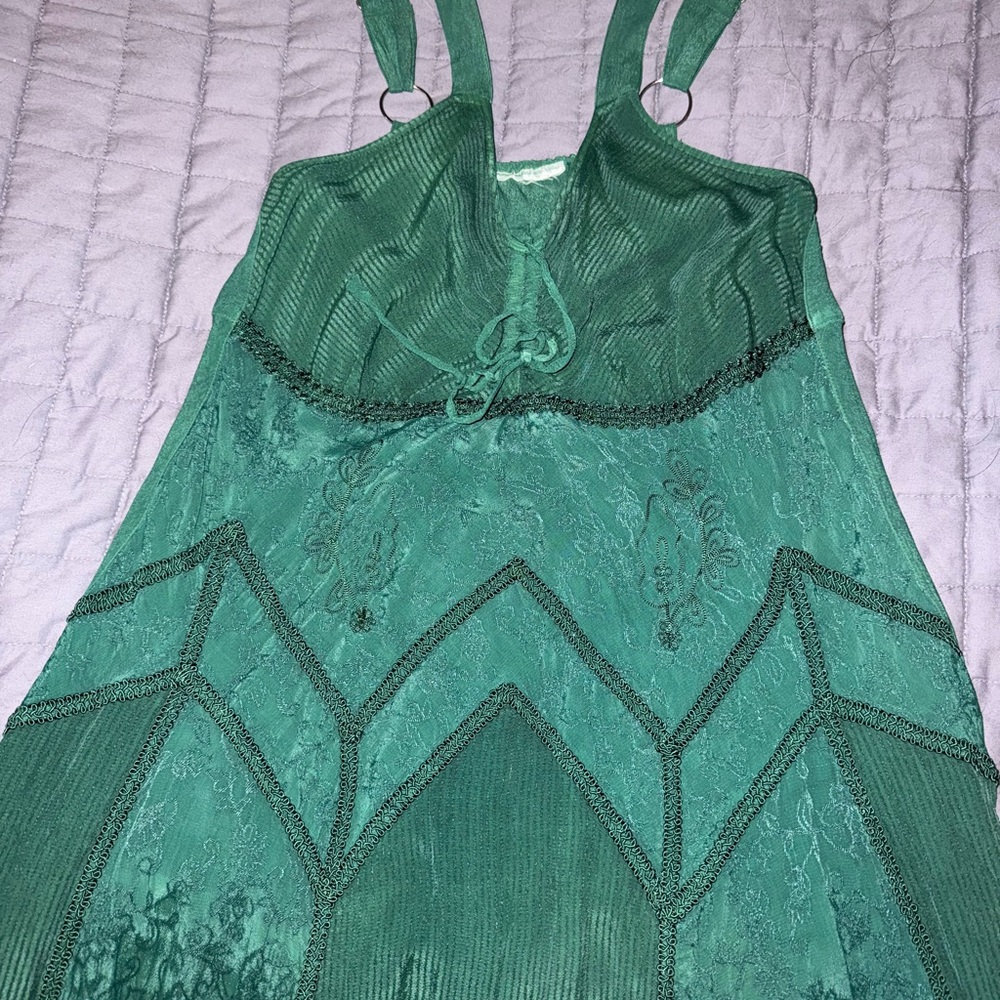 Elegant Green Lace Midi Dress